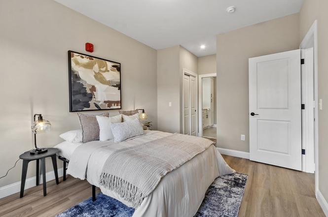 Building Photo - Stadium Lofts