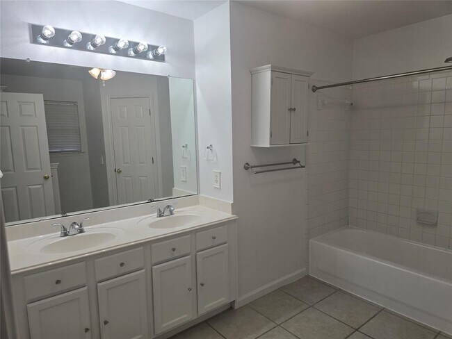 Building Photo - 103 Hummingbird Ct