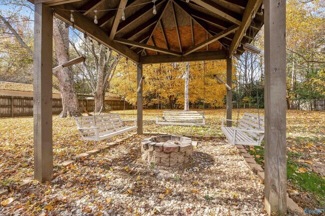 Building Photo - 235 Usher Rd