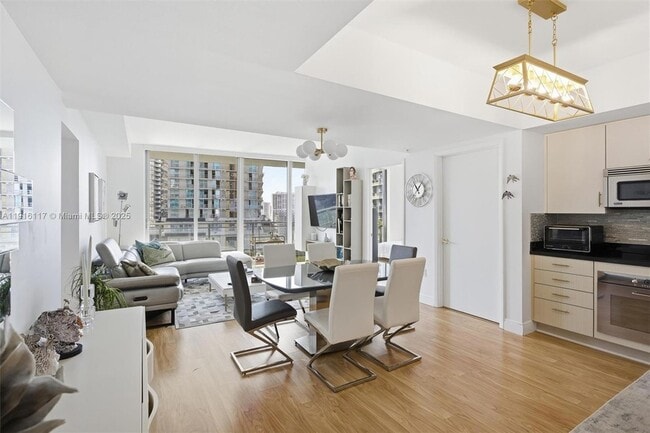 Building Photo - 92 SW 3rd St