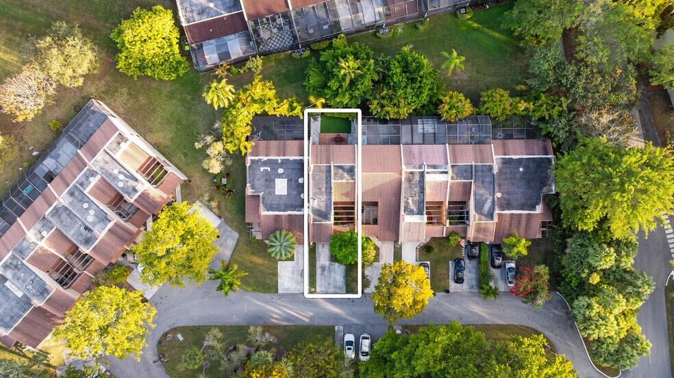 Building Photo - 9809 Costa del Sol Blvd