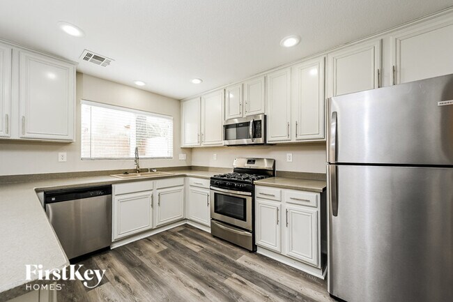 Building Photo - 809 Chapleton Ct