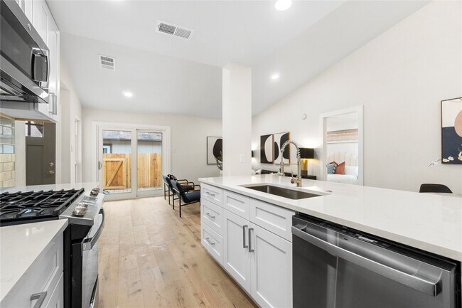 Building Photo - 4506 Dorsett Oaks Cir