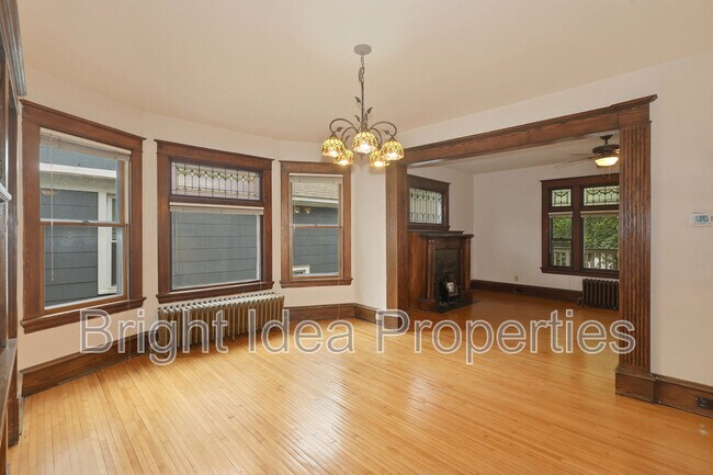 Building Photo - 2535 Aldrich Ave S