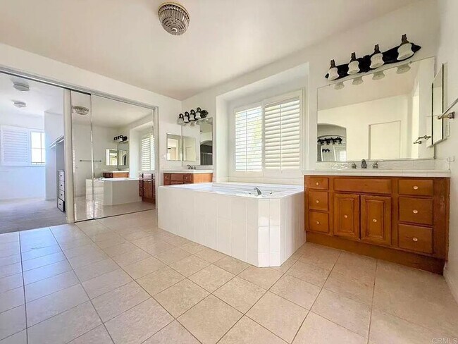 Building Photo - 5BD/4.5BA, 3,500 sq. ft. San Marcos Home