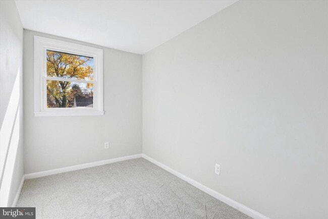 Building Photo - 334 Mary St