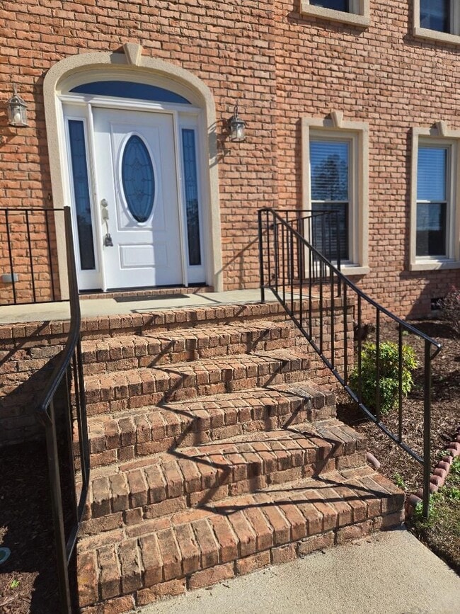 Building Photo - 4876 Rolling Hill Rd