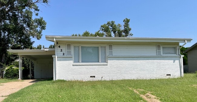 Primary Photo - Home for rent in Park City!