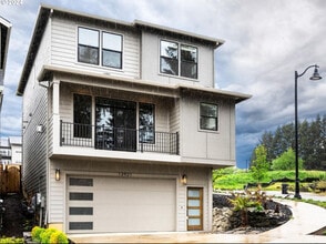 Building Photo - 12921 SE Creekside Terrace