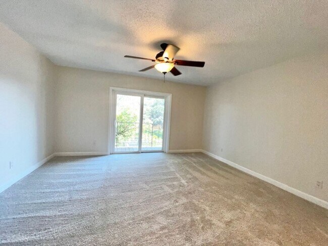 Building Photo - 2X2.5 -MOVE IN NOW! NEW LVP FLOORING ON 1ST FLOOR! NEW CARPET ON 2ND FLOOR! WATER VIEWS! CALL TOD...