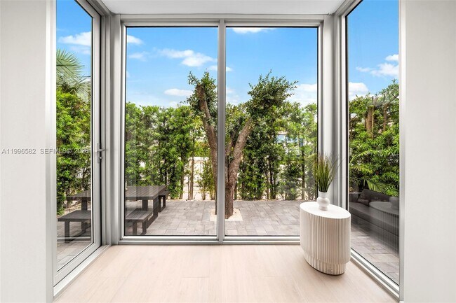 Building Photo - 600 76th St