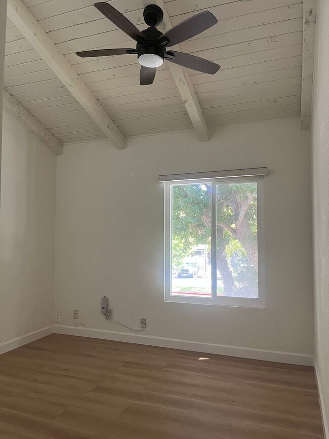 Building Photo - 21372 Brookhurst St
