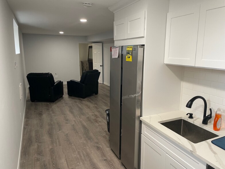 Building Photo - 30 N Terrace Ave