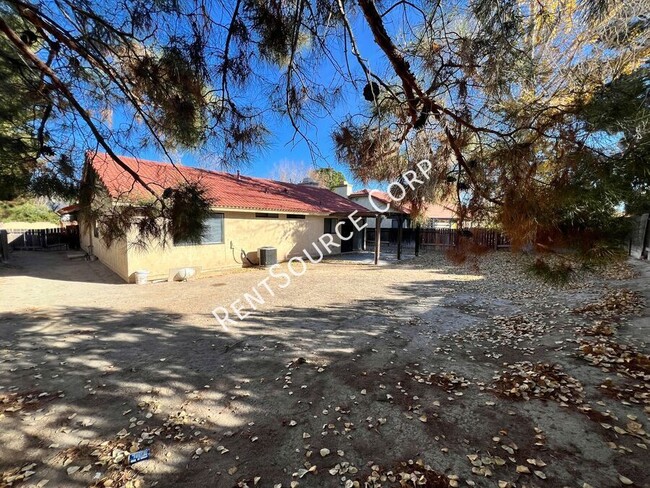 Building Photo - 3 Bedroom Single Story Home for Rent in We...