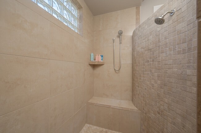 Building Photo - 1362 Pioneer Trail