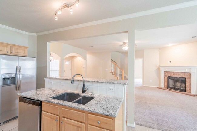 Building Photo - Stunning 4 Bed 3 Bath Home in Jenks!