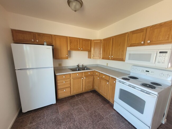 Building Photo - Newly remodeled 3 bedroom, 2 full bath home on large fenced lot.