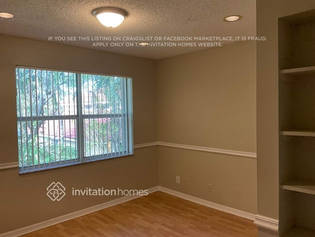 Building Photo - 1170 NW 185th Ave