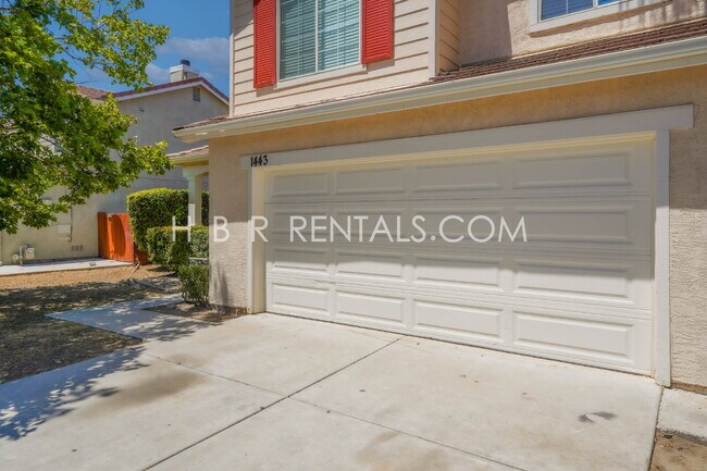 Building Photo - Charming 3-Bed, 2.5-Bath Home in One of Tr...