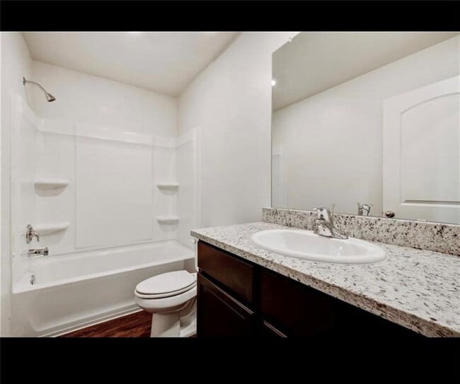 Building Photo - 313 Riverdale Dr