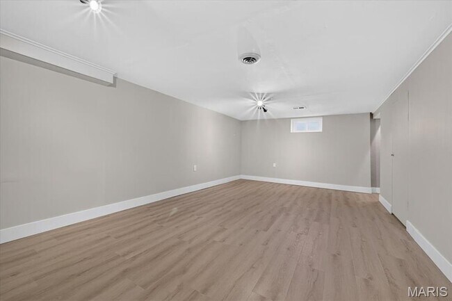 Building Photo - 8561 Everett Ave