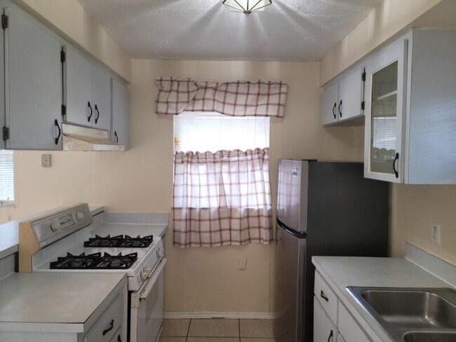 Building Photo - 3105 Langston Dr