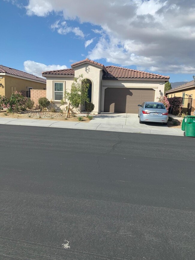 Building Photo - 85468 Treviso Dr