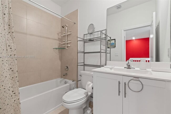 Building Photo - 403 NE 212th St