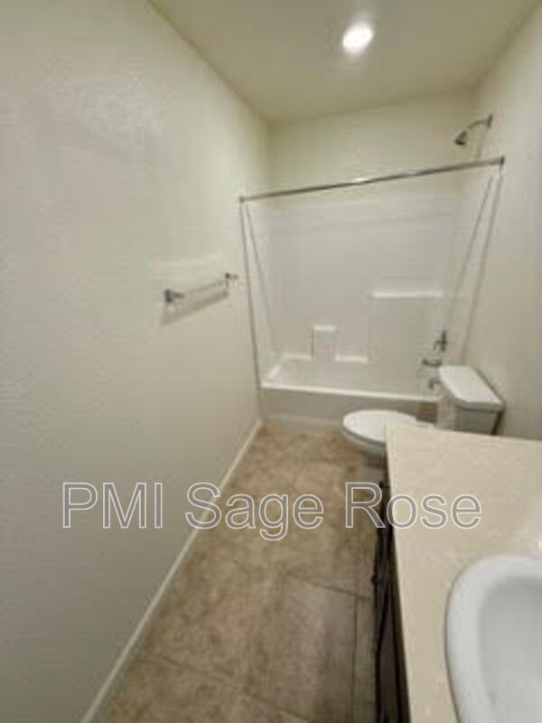 Building Photo - 8932 Coyote Blf Dr