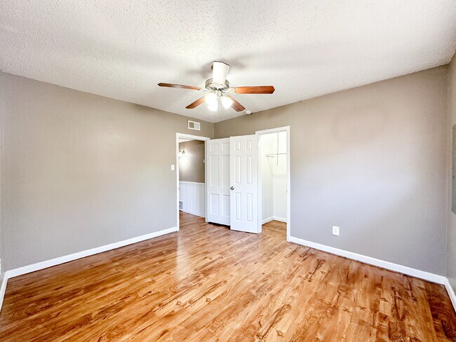 Building Photo - Large Home Preleasing for Summer 2025!