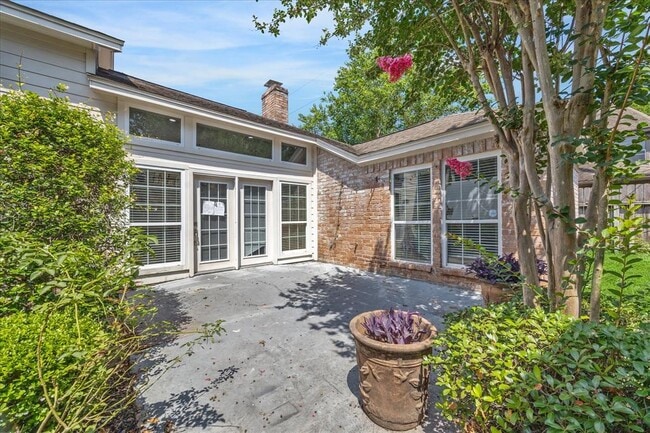 Building Photo - 1606 Beaver Springs Cir
