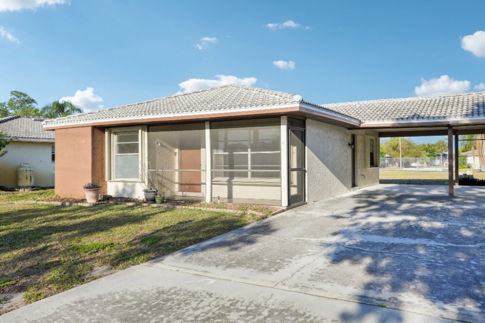 Building Photo - 4 Parkwood Villas Ct