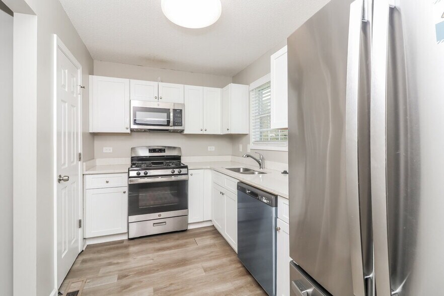 Building Photo - 417 Remington Ct