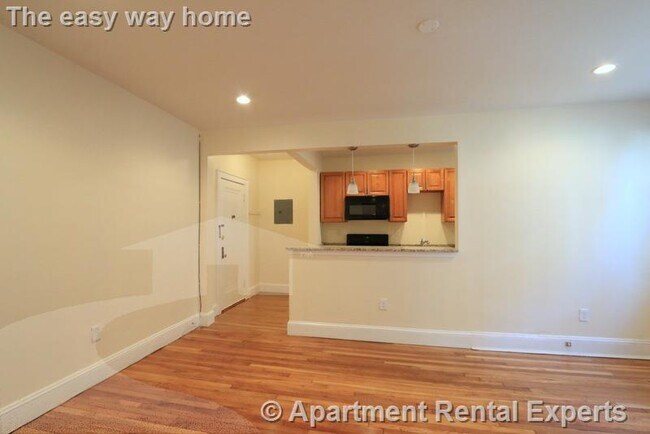 Building Photo - 136 Highland Ave