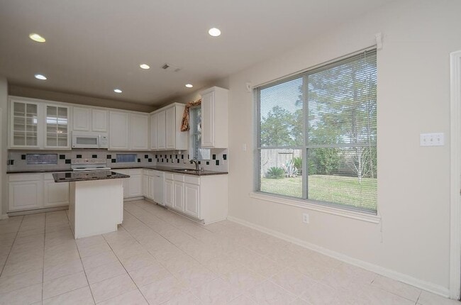 Building Photo - 23826 River Pl Dr