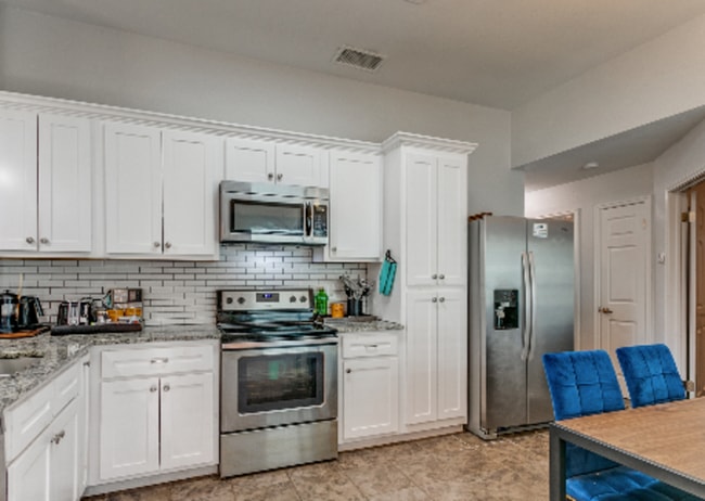 Building Photo - 5978 Sunrise Bend Dr