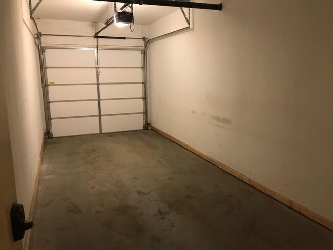 Building Photo - 2810 Bobcat Dr