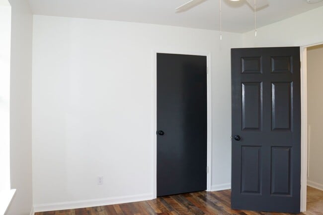 Building Photo - 3BR Home in Shell Point – Sunroom | Garage | Prime Location