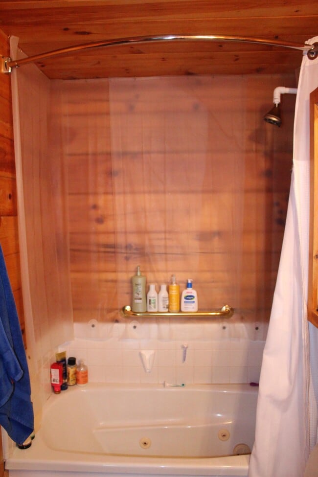 Building Photo - 104 Trinity Pond Road