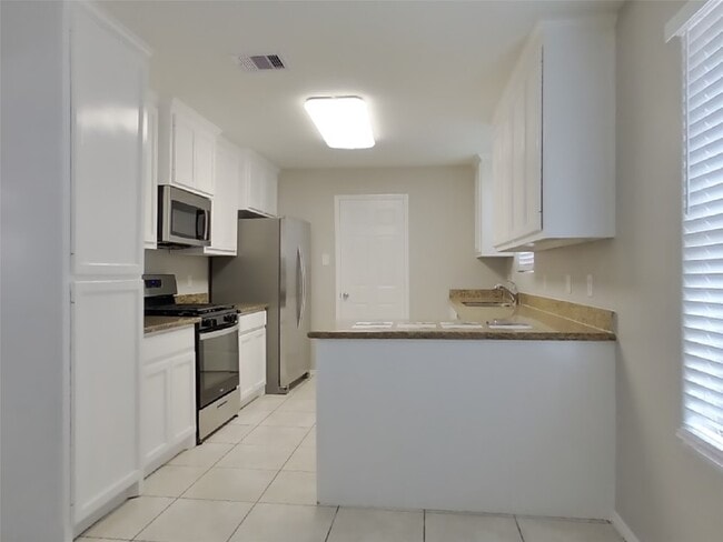 Building Photo - 12713 Rio Brazos St