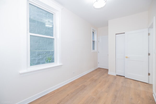 Building Photo - 1711 W Henderson St