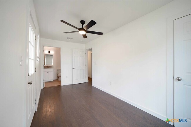 Building Photo - 414 Orange Ave