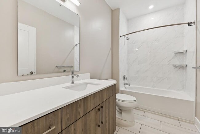 Building Photo - 145 Riverhaven Dr