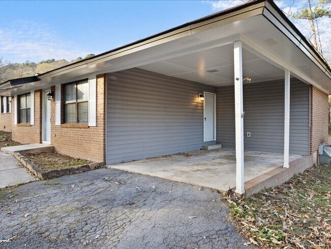 Building Photo - 801 4th Ave E