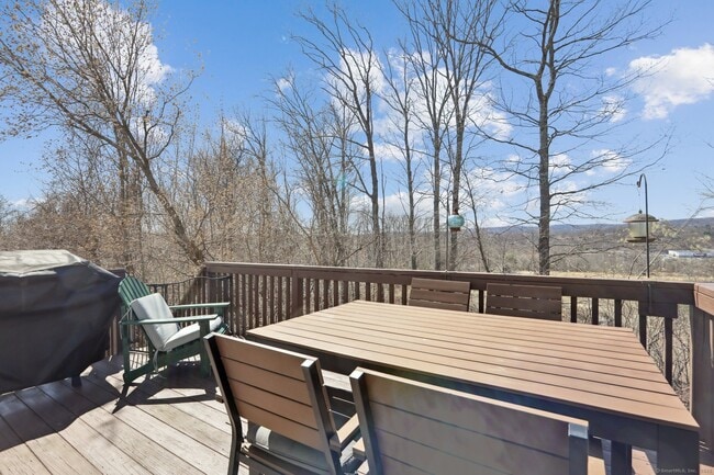 Building Photo - 45 Pocono Ln