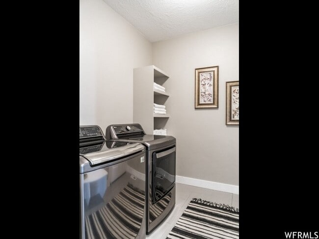 Building Photo - Amazing Six Bedroom Home, Draper, 3200 sq ...