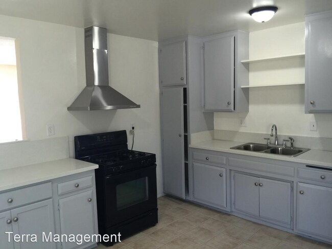 Building Photo - 2 br, 1 bath Apartment - 7521 Franklin St.
