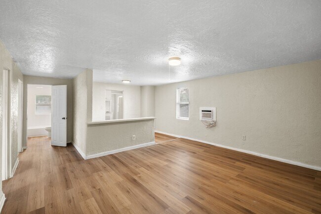 Building Photo - 1116 Upton Ct S