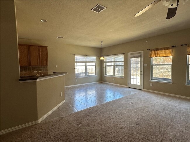 Building Photo - 8466 Davis Dr