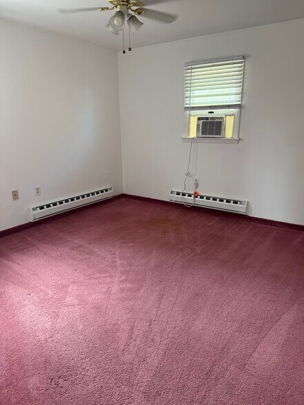 Building Photo - 251 Davis Ave